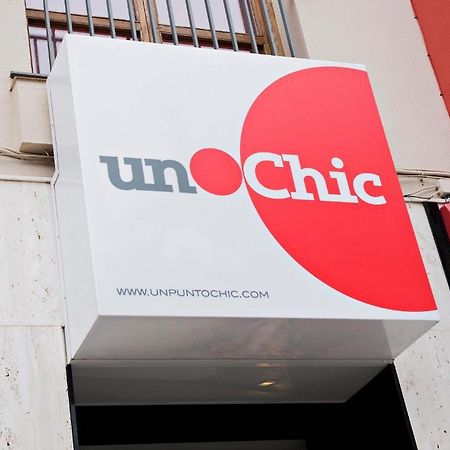 Hospedium Hostal Un Punto Chic Huesca Eksteriør bilde