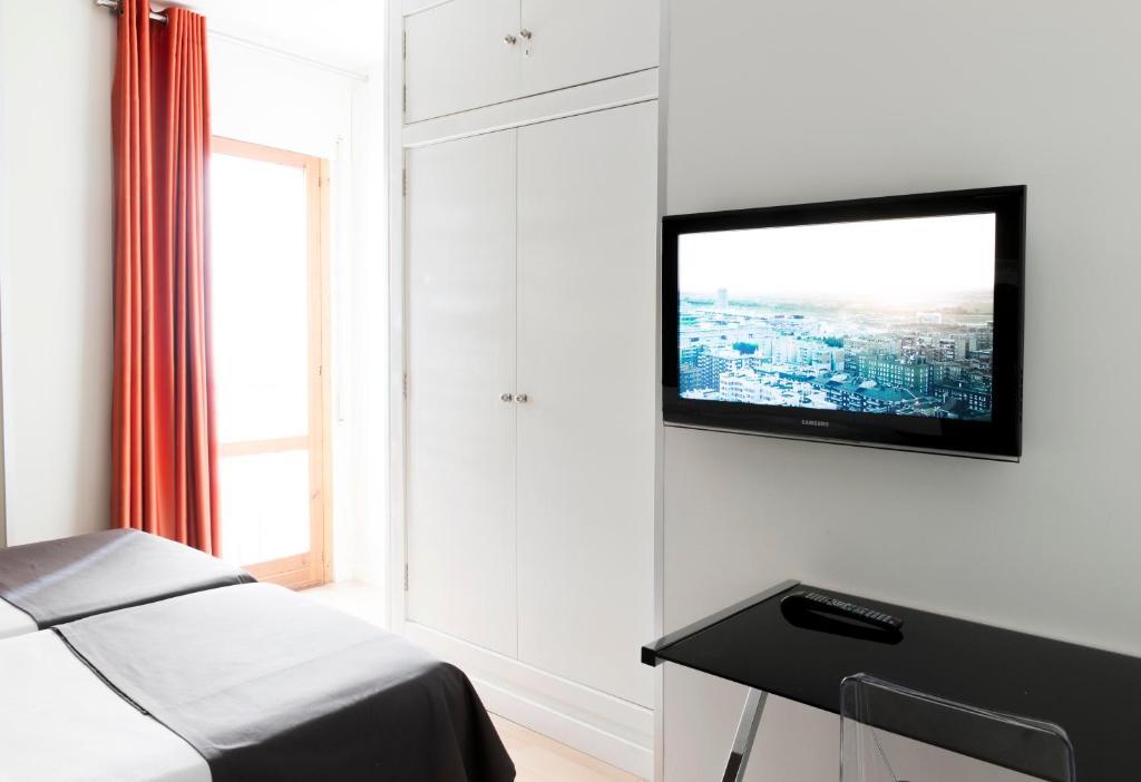 Hospedium Hostal Un Punto Chic Huesca Eksteriør bilde
