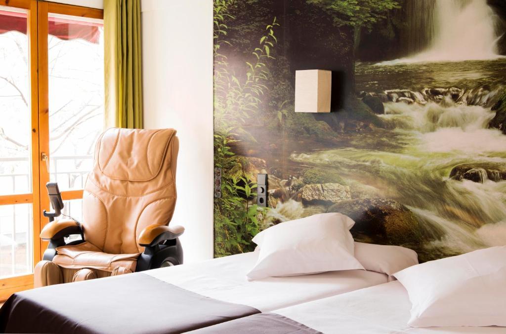 Hospedium Hostal Un Punto Chic Huesca Eksteriør bilde