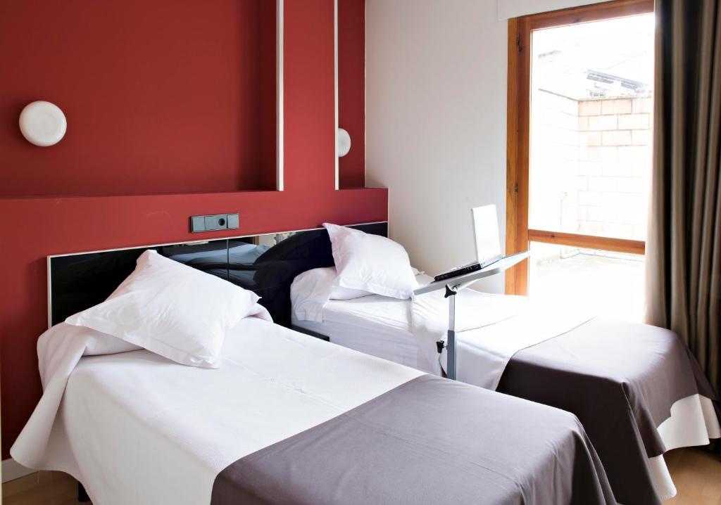 Hospedium Hostal Un Punto Chic Huesca Eksteriør bilde