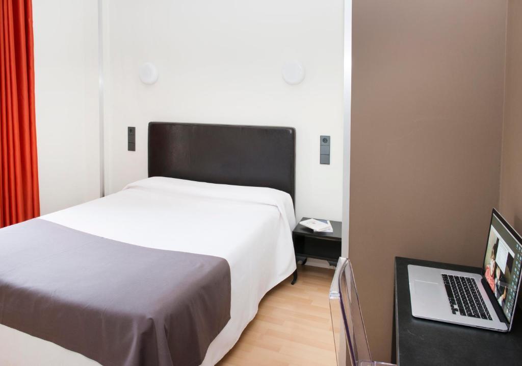 Hospedium Hostal Un Punto Chic Huesca Rom bilde
