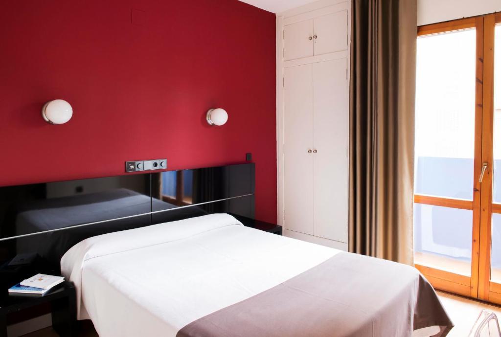 Hospedium Hostal Un Punto Chic Huesca Eksteriør bilde