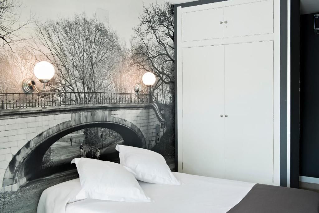 Hospedium Hostal Un Punto Chic Huesca Eksteriør bilde