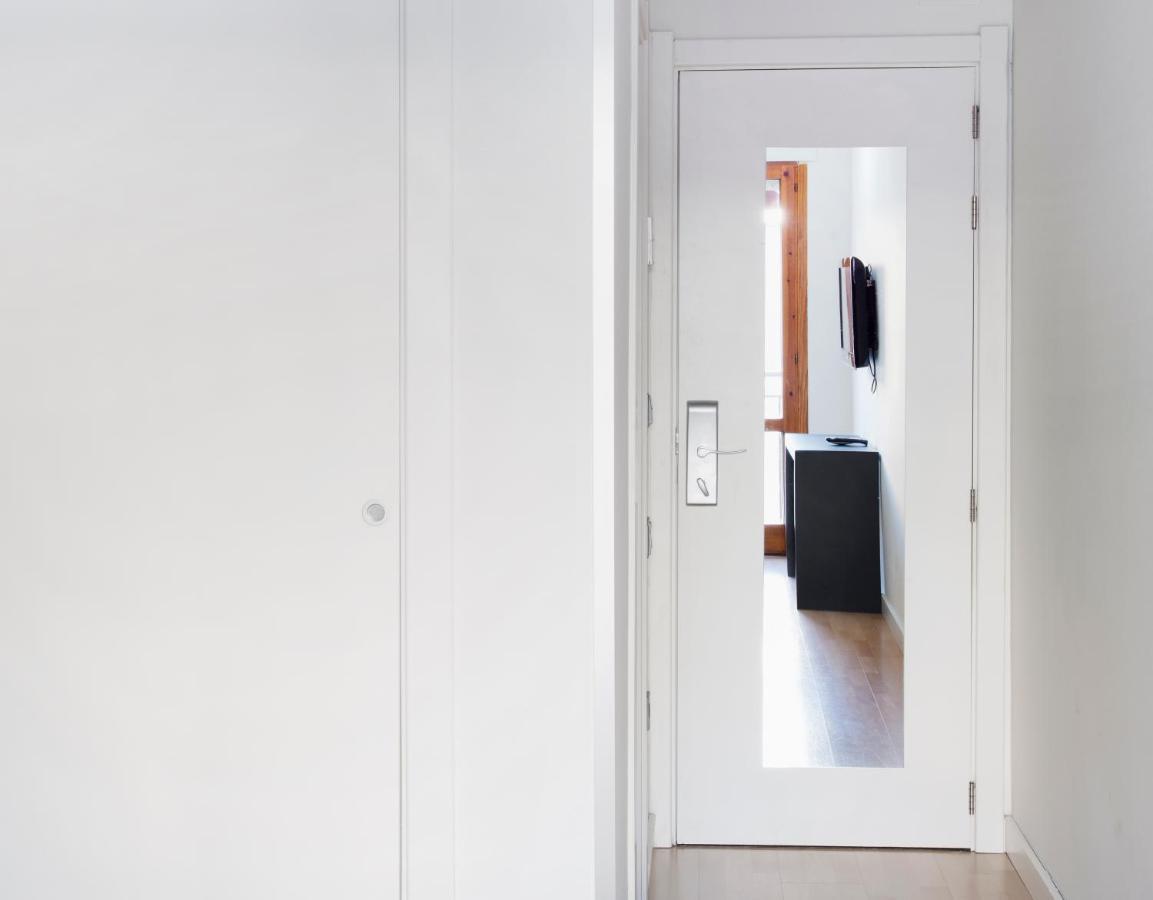Hospedium Hostal Un Punto Chic Huesca Eksteriør bilde